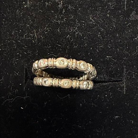 Stunning Sterling Silver And Rhinestone Stackable Women's Ring Size 7 - Picture 1 of 3